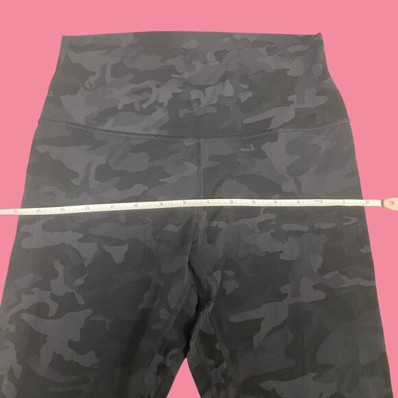 🖤 Lululemon Wunder Under High-Rise Crop 21" – Black Camo | Size 4 - Picture 7 of 8